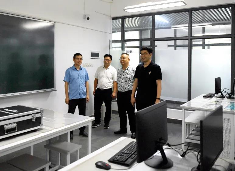 教師節慰問(wèn).jpg 教師節慰問(wèn).jpg